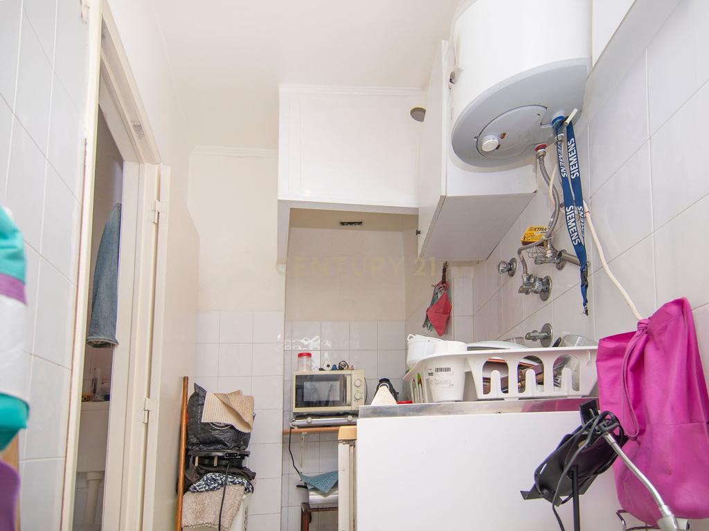 Apartamento T0 em Alfama, Lisboa – Investimento com Potencial e Rentabilidade Atrativa - Image 11