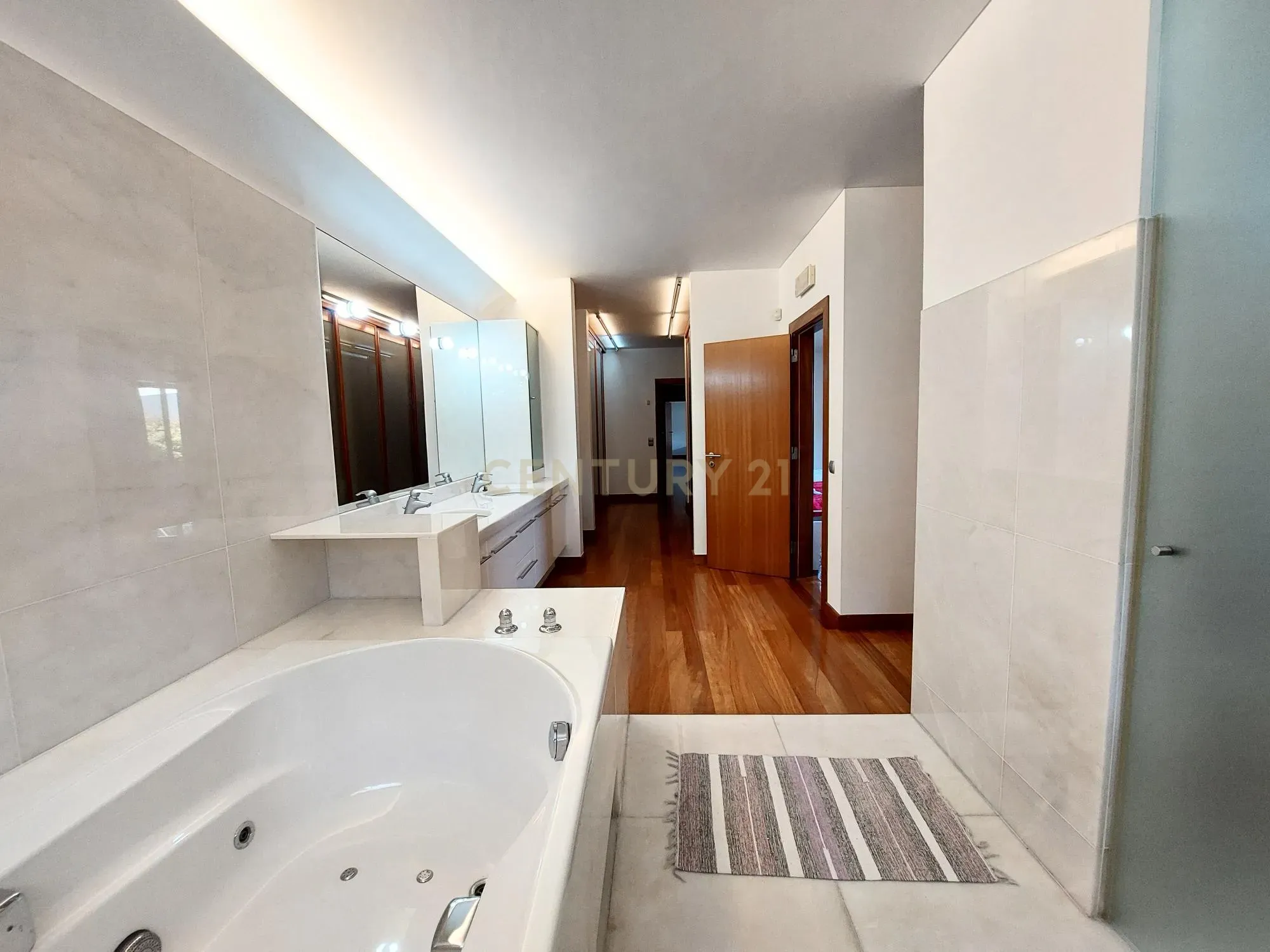 Moradia T4 | Grande terreno com 1760m2 | Piscina - Image 17