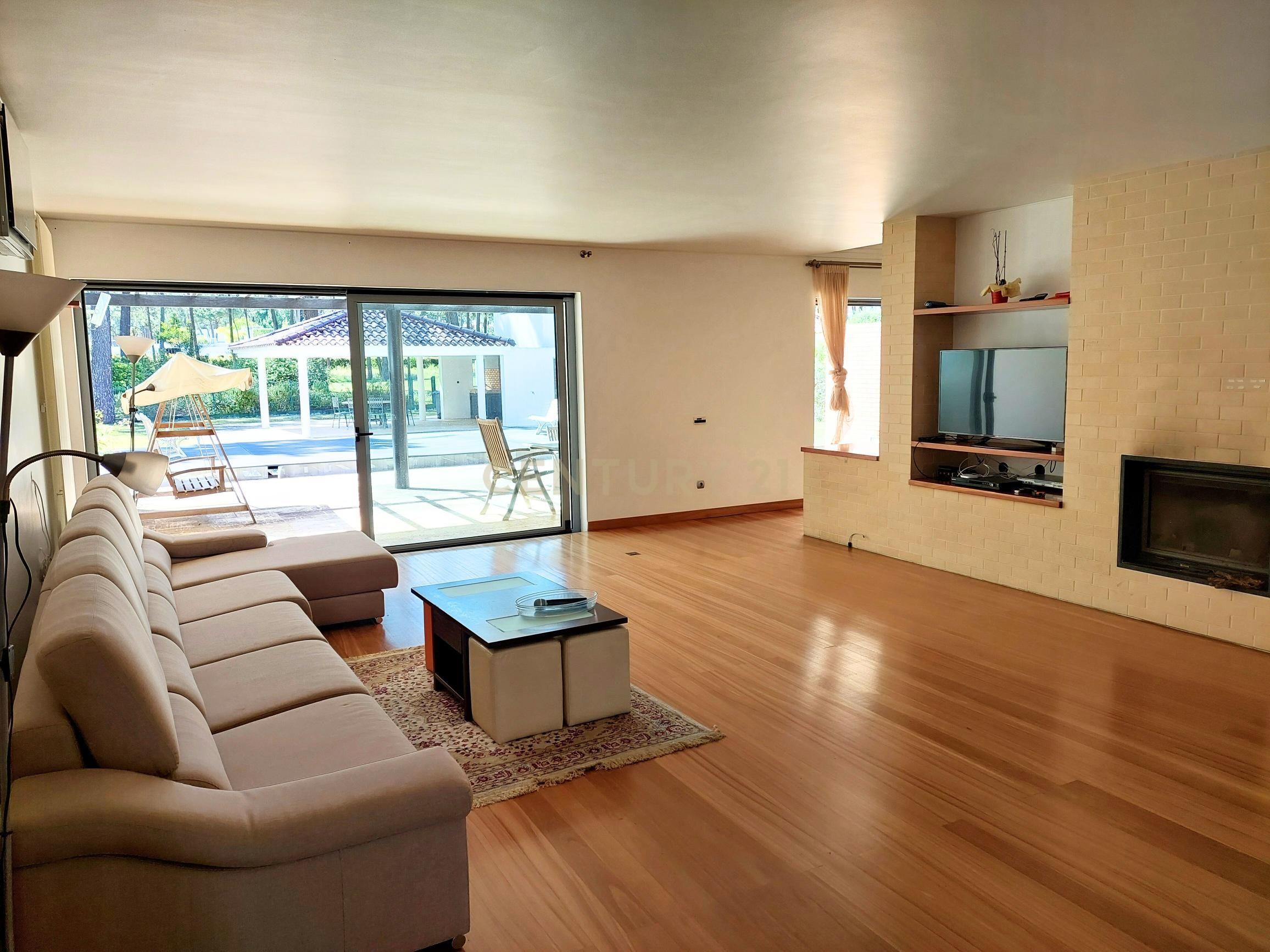 Moradia T4 | Grande terreno com 1760m2 | Piscina - Image 4