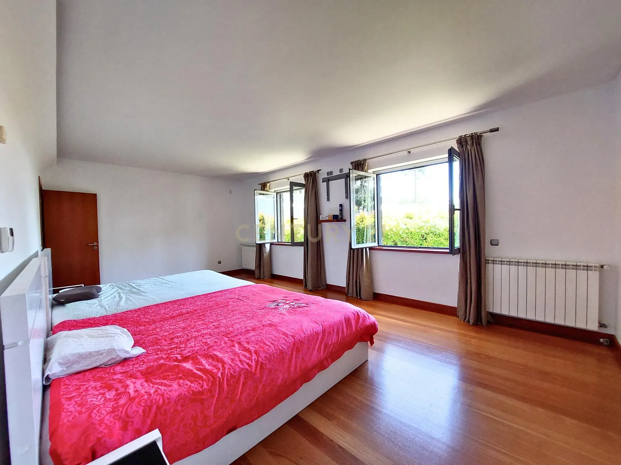Moradia T4 | Grande terreno com 1760m2 | Piscina - Image 15