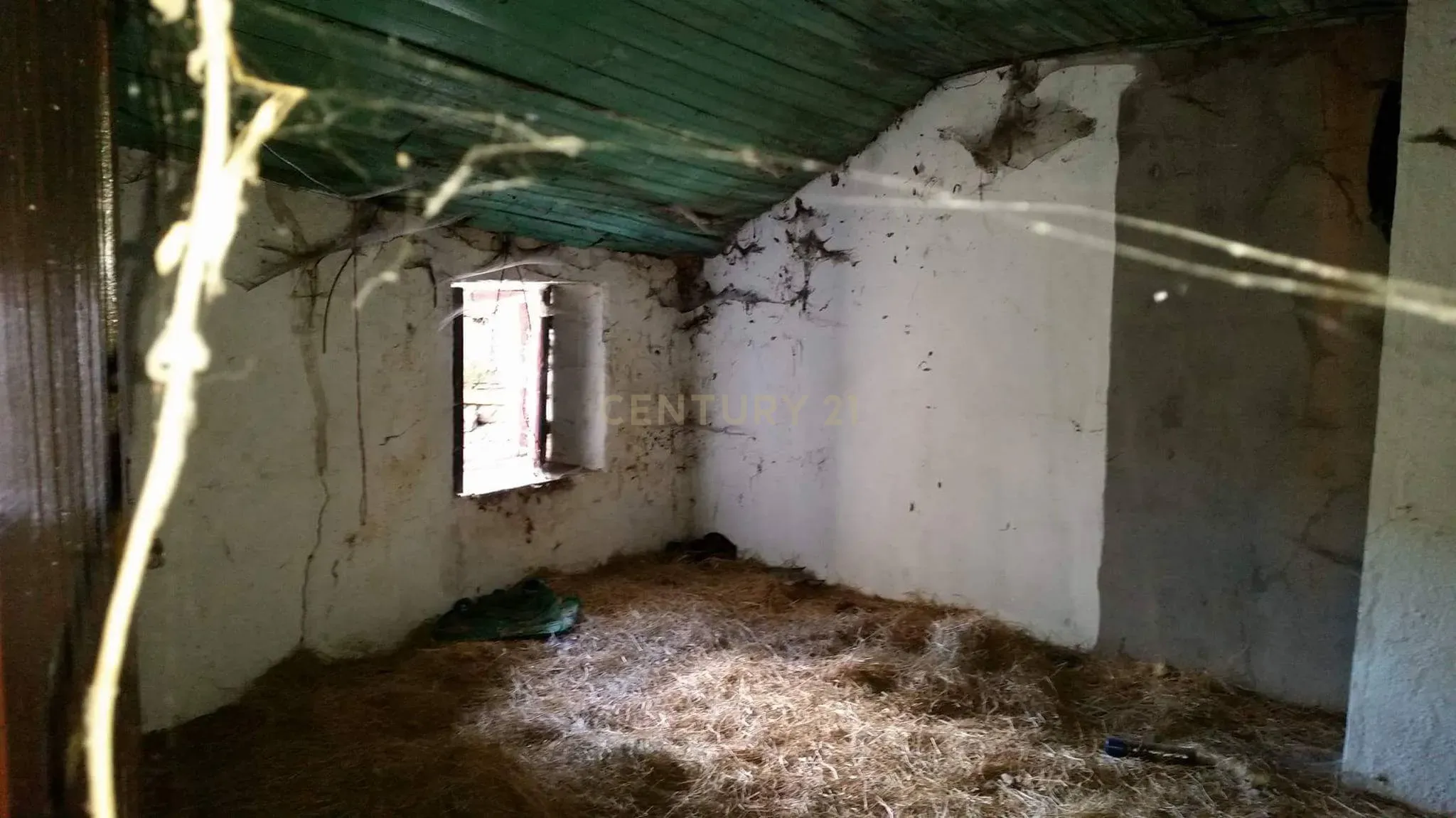 Casa para reabilitação em Codeçoso do Arco ( Venda Nova ). - Image 7