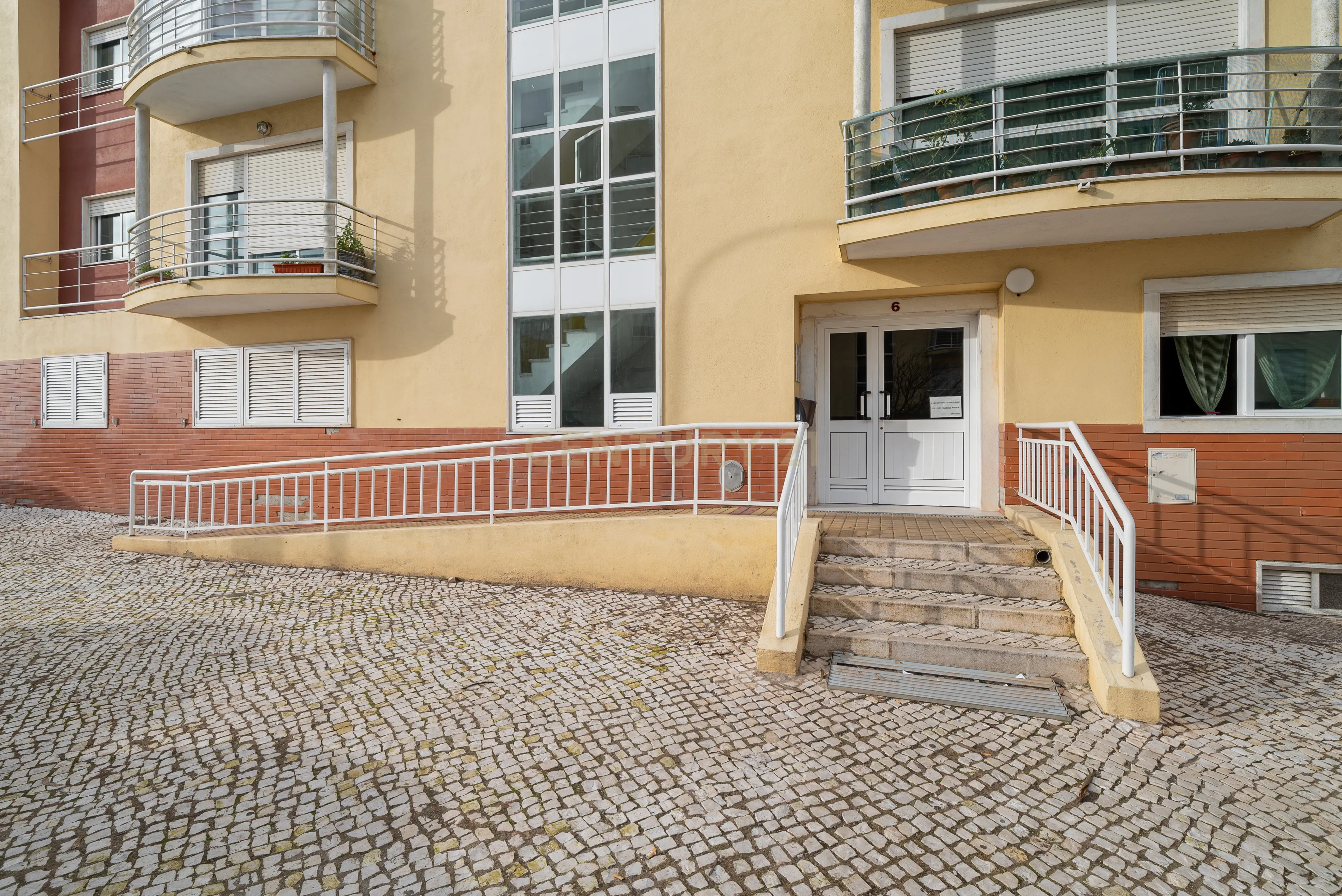 T3 com 140 m² e Arrecadação – Monte Abraão, Queluz - Image 22