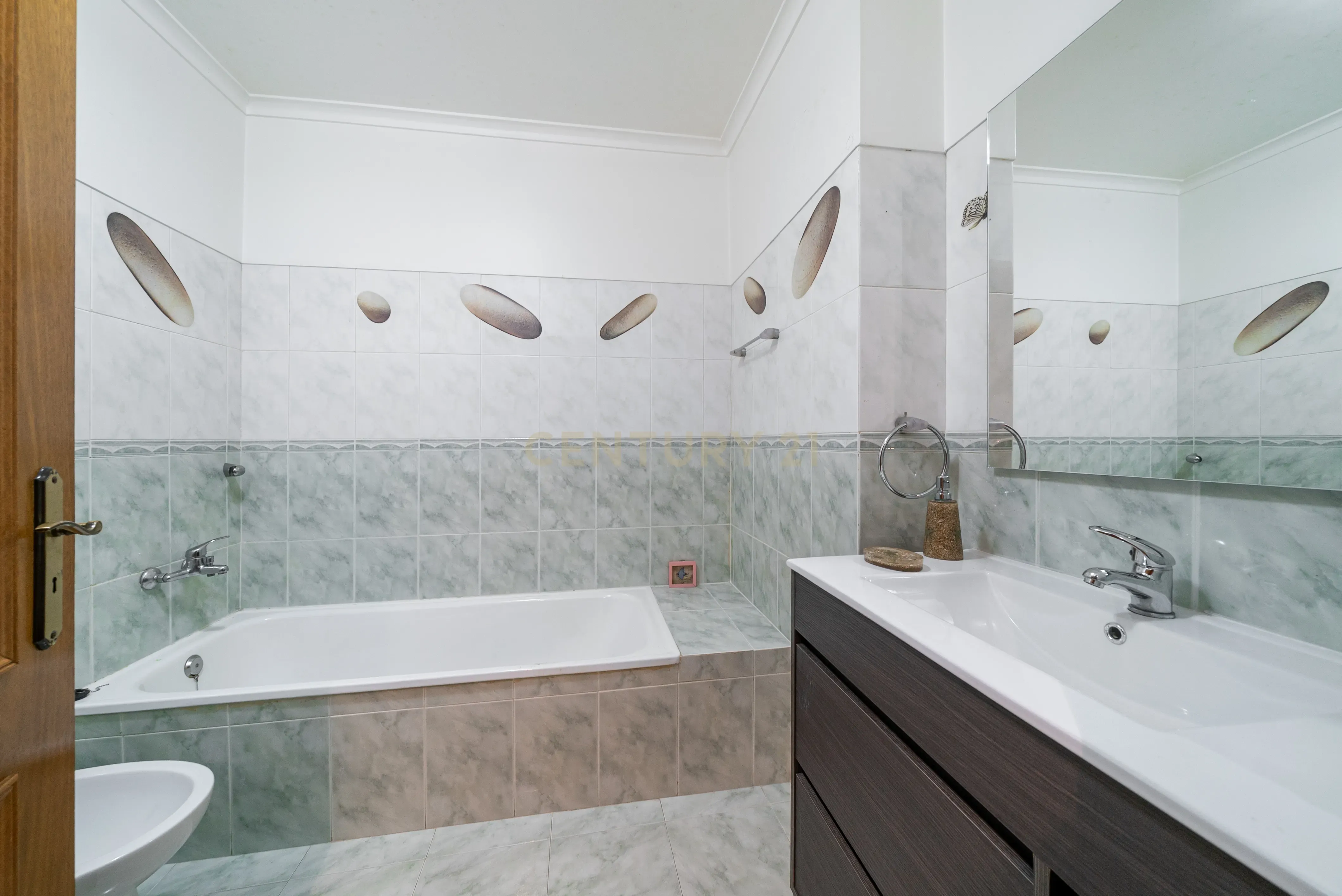 T3 com 140 m² e Arrecadação – Monte Abraão, Queluz - Image 17