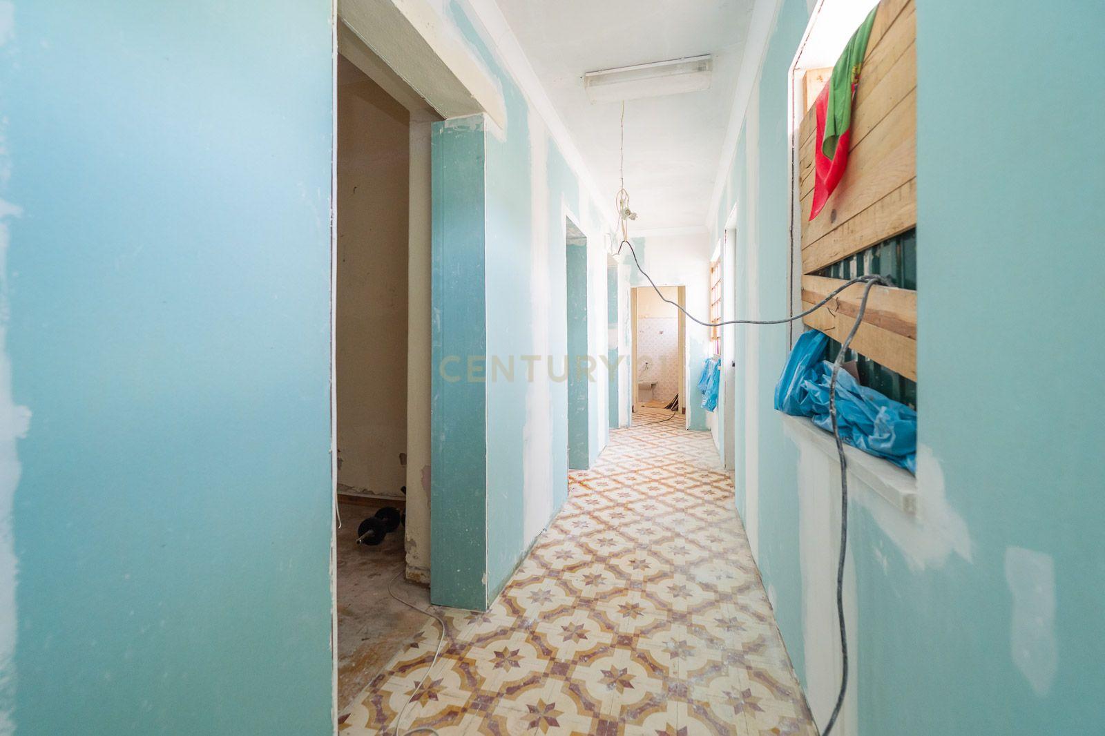 Propriedade com duas moradias geminadas - Image 55