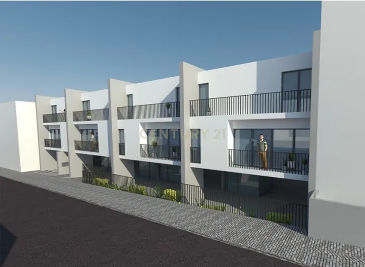 Terreno com licença construção paga - 4 moradias - Image 3