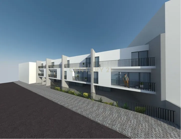 Terreno com licença construção paga - 4 moradias - Image 5