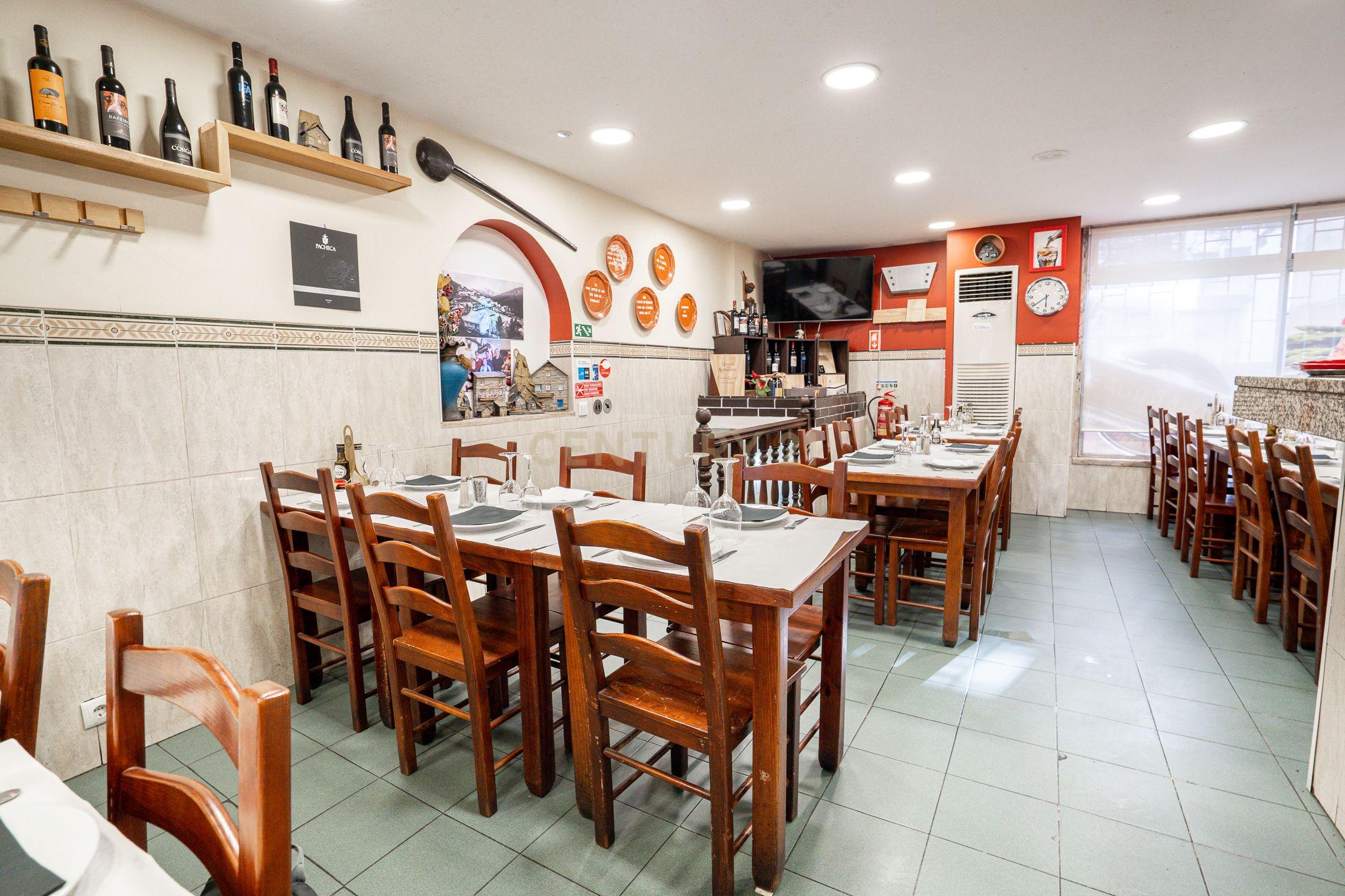 RESTAURANTE 134 m2 EM ALFRAGIDE, TRADIÇÃO E CLIENTELA FIDELIZADA 100 LUGARES SENTADOS MAIS 20 LUGARES NA ESPLANADA - Image 5