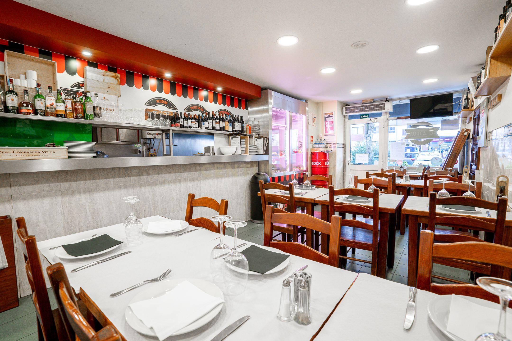 RESTAURANTE 134 m2 EM ALFRAGIDE, TRADIÇÃO E CLIENTELA FIDELIZADA 100 LUGARES SENTADOS MAIS 20 LUGARES NA ESPLANADA - Image 3