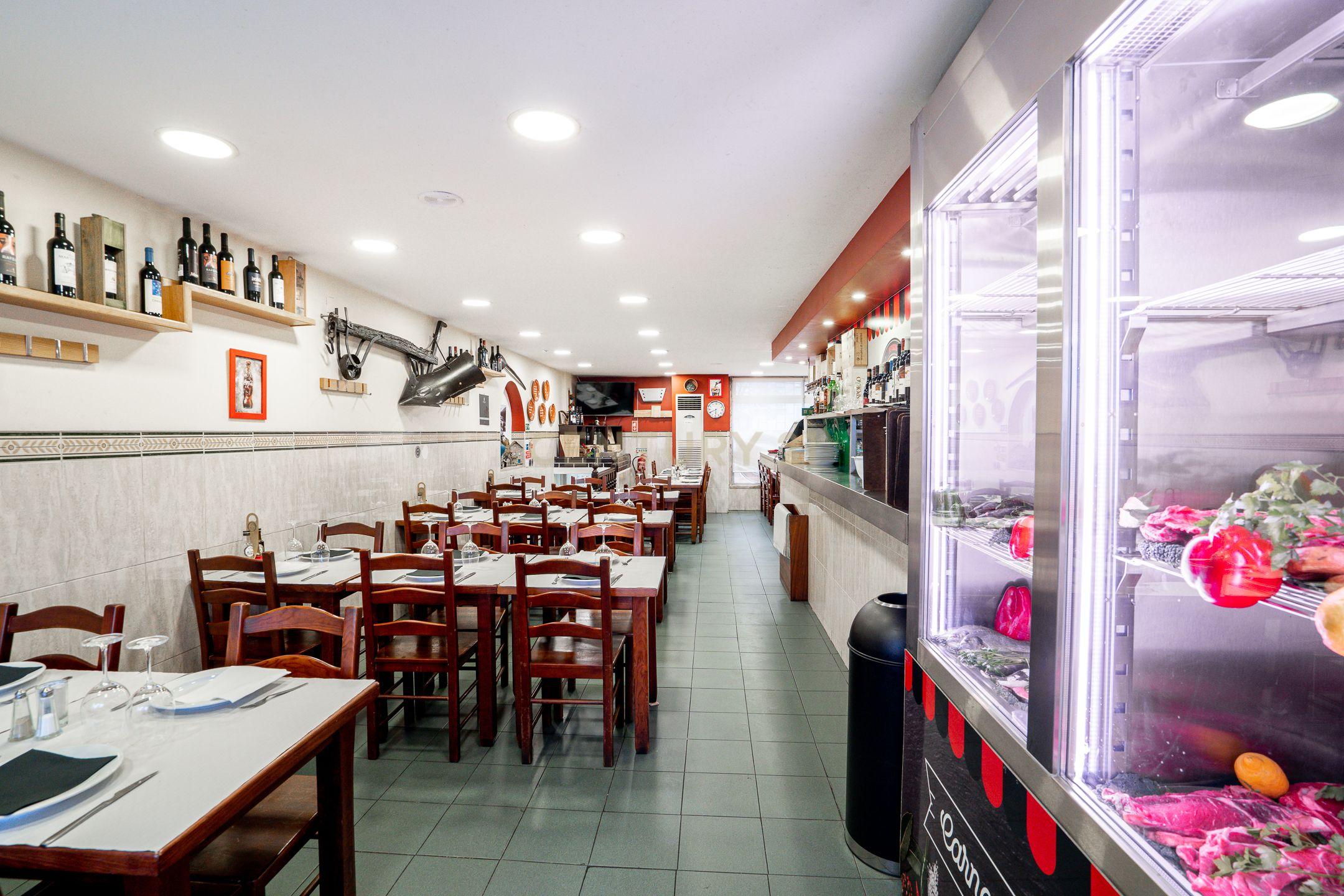 RESTAURANTE 134 m2 EM ALFRAGIDE, TRADIÇÃO E CLIENTELA FIDELIZADA 100 LUGARES SENTADOS MAIS 20 LUGARES NA ESPLANADA - Image 2