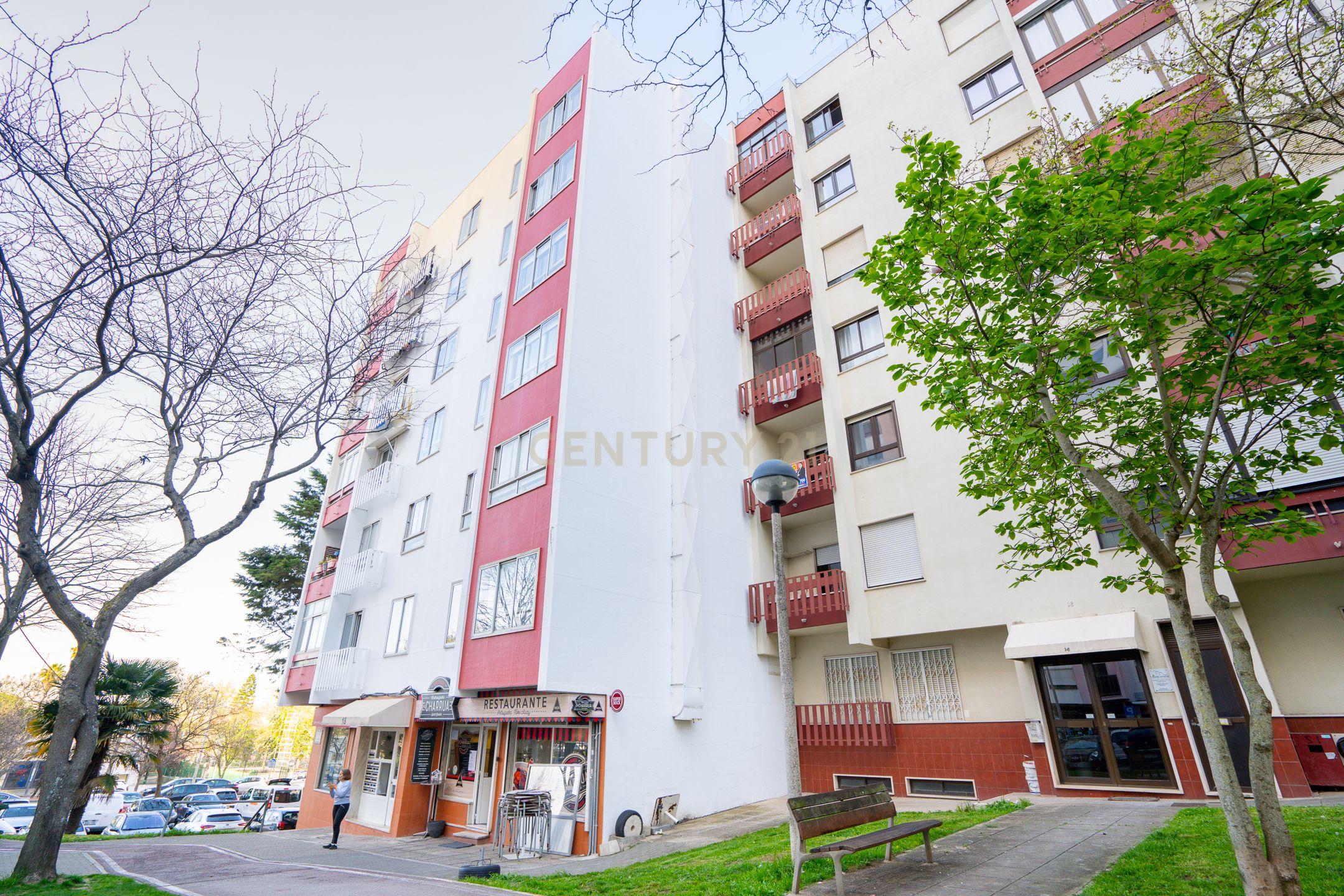 RESTAURANTE 134 m2 EM ALFRAGIDE, TRADIÇÃO E CLIENTELA FIDELIZADA 100 LUGARES SENTADOS MAIS 20 LUGARES NA ESPLANADA - Image 26