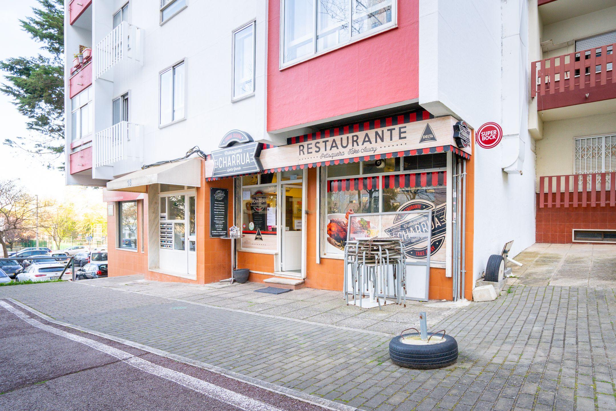 RESTAURANTE 134 m2 EM ALFRAGIDE, TRADIÇÃO E CLIENTELA FIDELIZADA 100 LUGARES SENTADOS MAIS 20 LUGARES NA ESPLANADA - Image 8