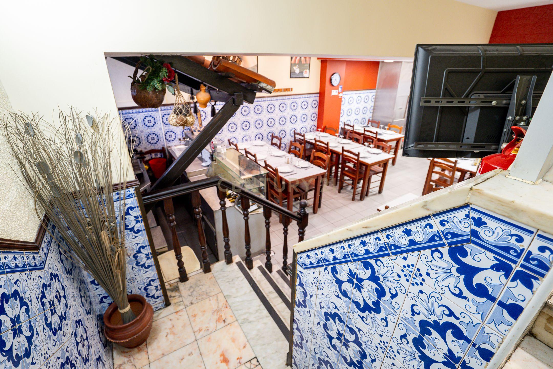 RESTAURANTE 134 m2 EM ALFRAGIDE, TRADIÇÃO E CLIENTELA FIDELIZADA 100 LUGARES SENTADOS MAIS 20 LUGARES NA ESPLANADA - Image 11