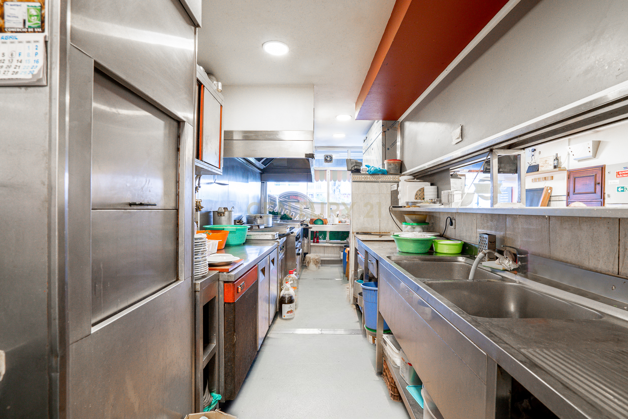 RESTAURANTE 134 m2 EM ALFRAGIDE, TRADIÇÃO E CLIENTELA FIDELIZADA 100 LUGARES SENTADOS MAIS 20 LUGARES NA ESPLANADA - Image 28