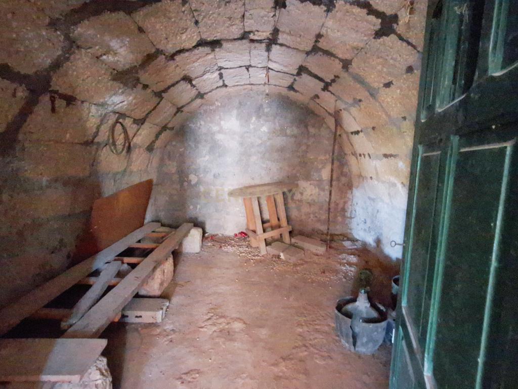  - Image 28