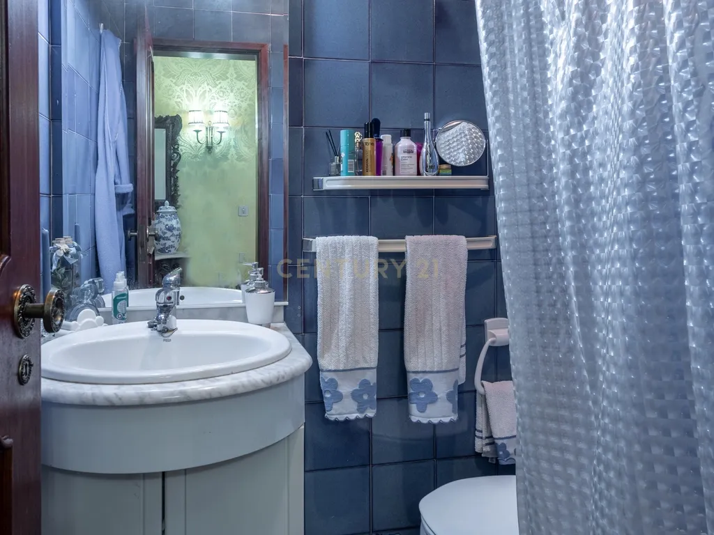 Apartamento T3 no centro do Montijo - Image 16