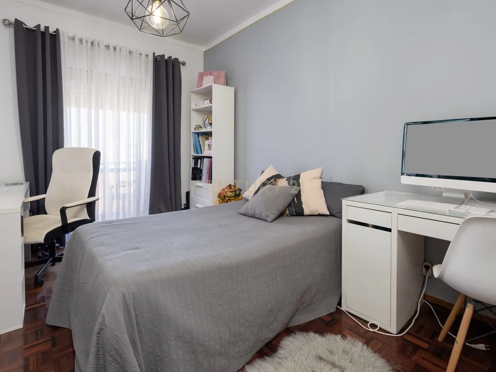 Apartamento T3 no centro do Montijo - Image 10