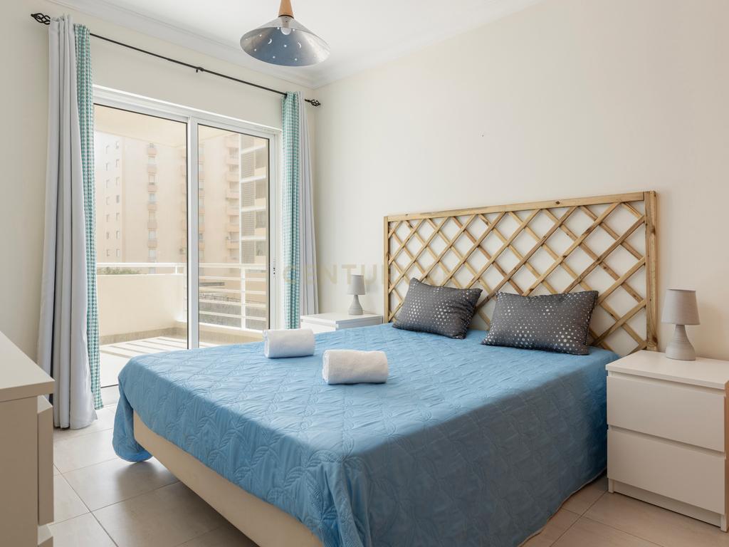 Apartamento T2 com Garagem e Vista Mar - Praia da Rocha 1º Linha - Image 17