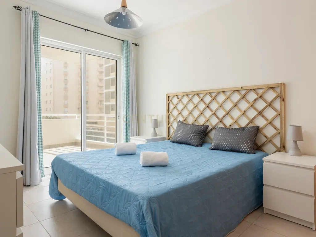 Apartamento T2 com Garagem e Vista Mar - Praia da Rocha 1º Linha - Image 17