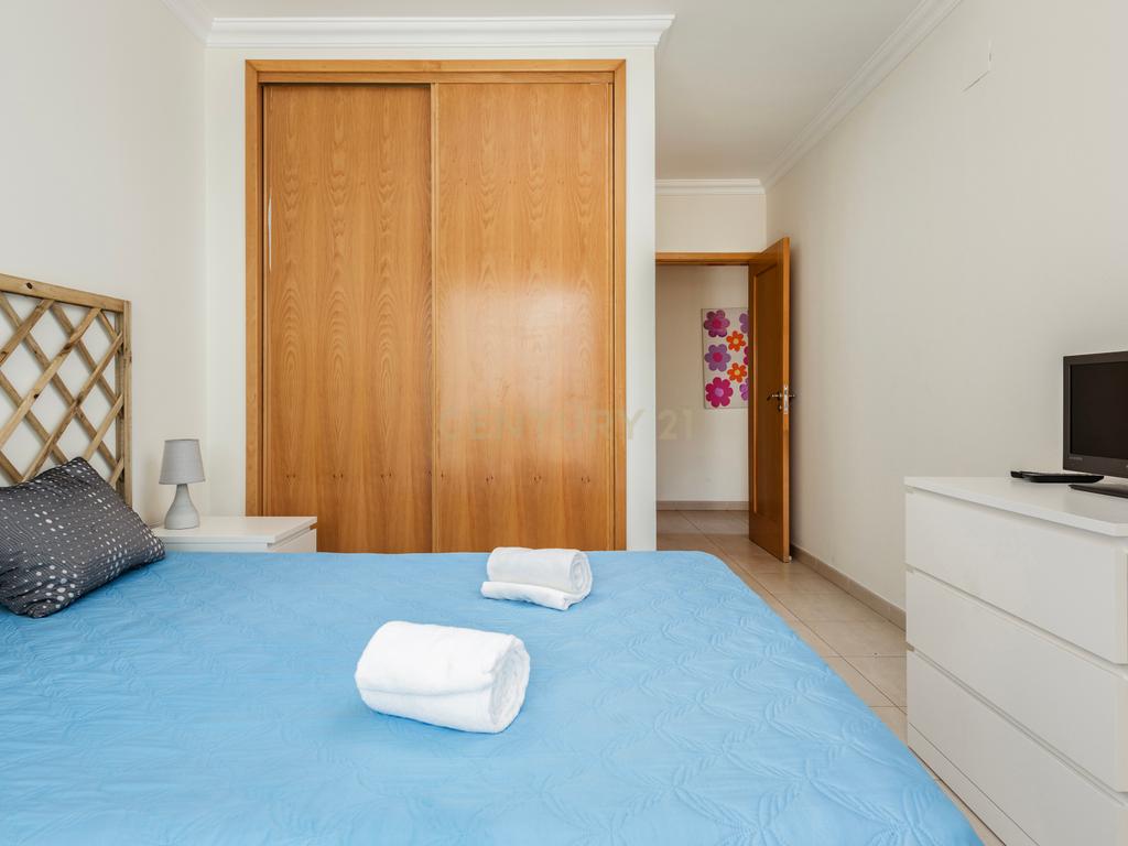 Apartamento T2 com Garagem e Vista Mar - Praia da Rocha 1º Linha - Image 14