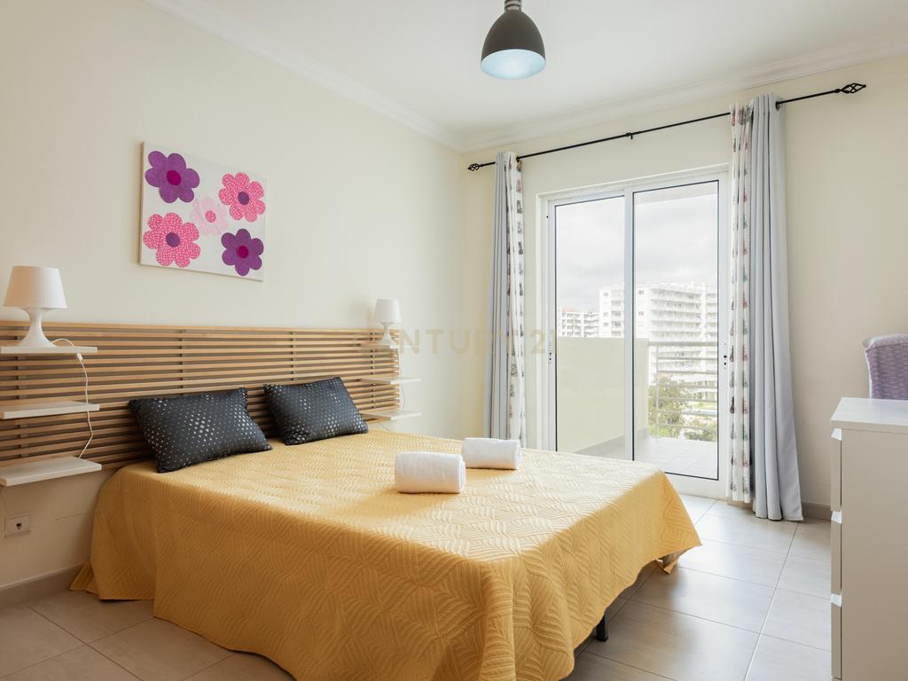 Apartamento T2 com Garagem e Vista Mar - Praia da Rocha 1º Linha - Image 7
