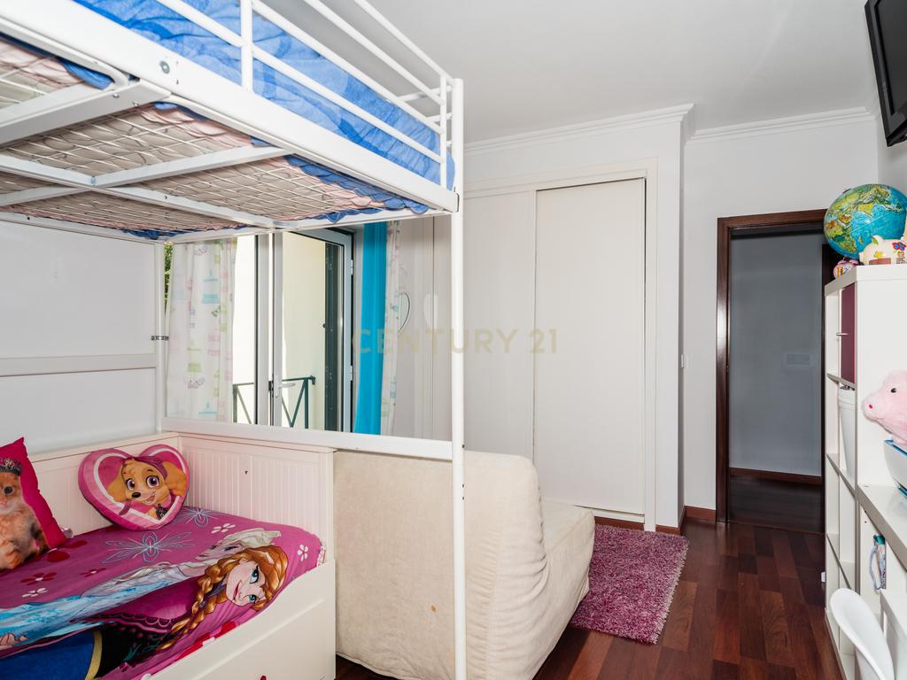 Moradia V3 Loures - Image 25