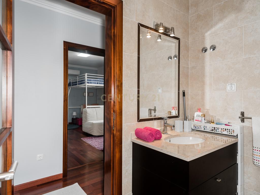 Moradia V3 Loures - Image 18