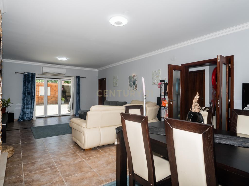 Moradia V3 Loures - Image 11