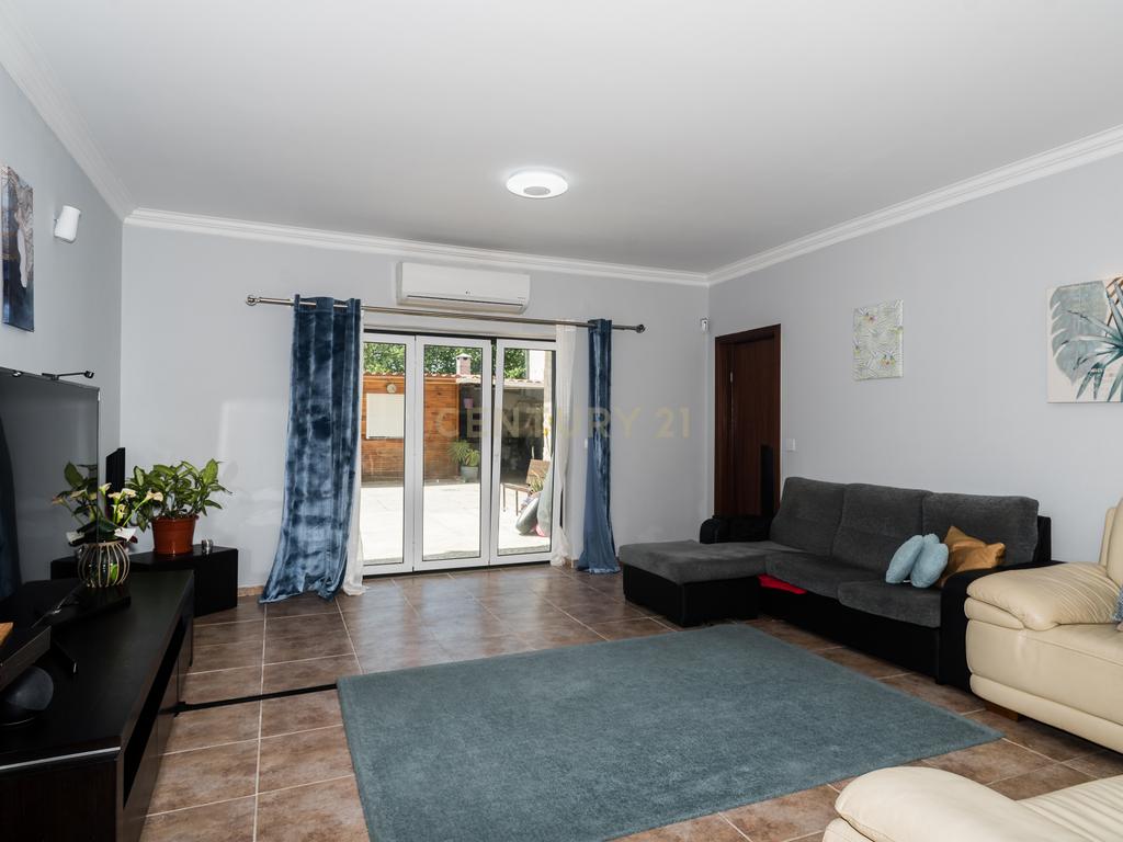 Moradia V3 Loures - Image 8