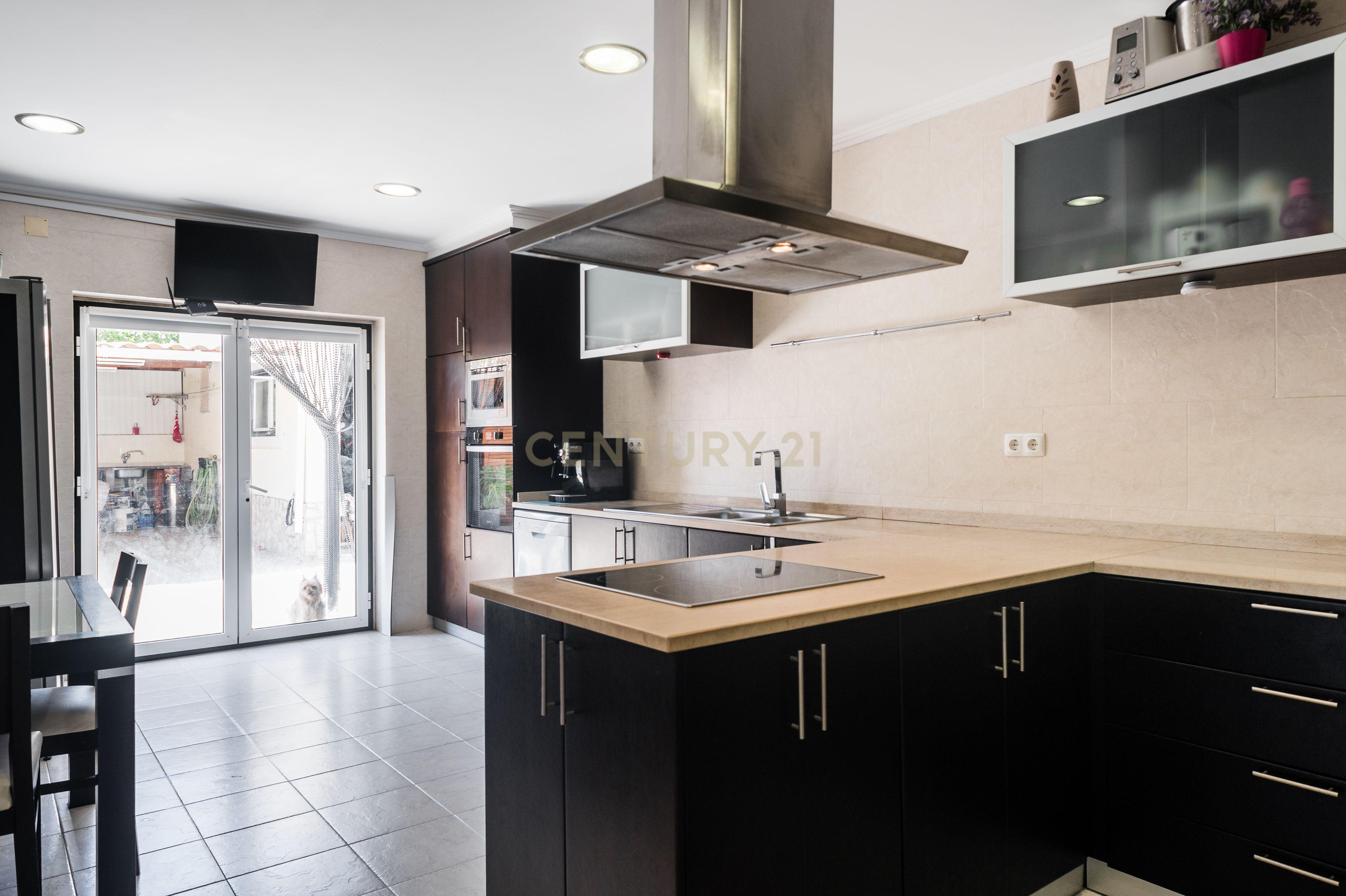Moradia V3 Loures - Image 3