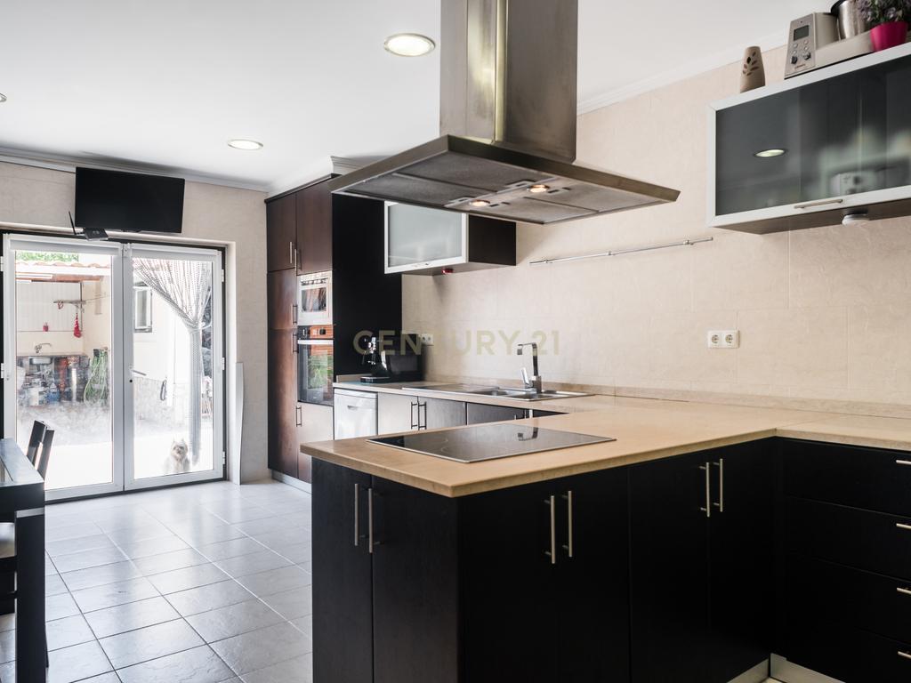 Moradia V3 Loures - Image 3