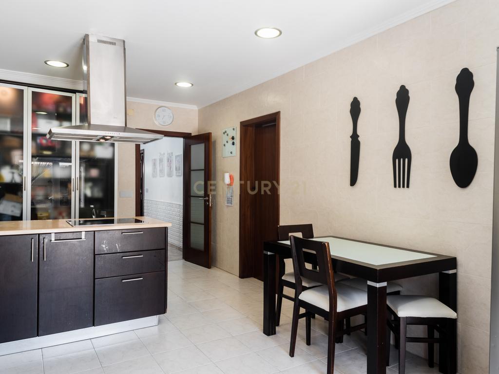 Moradia V3 Loures - Image 4