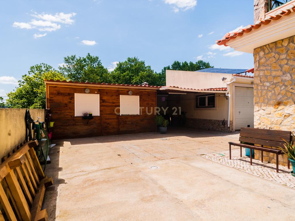 Moradia V3 Loures - Image 32
