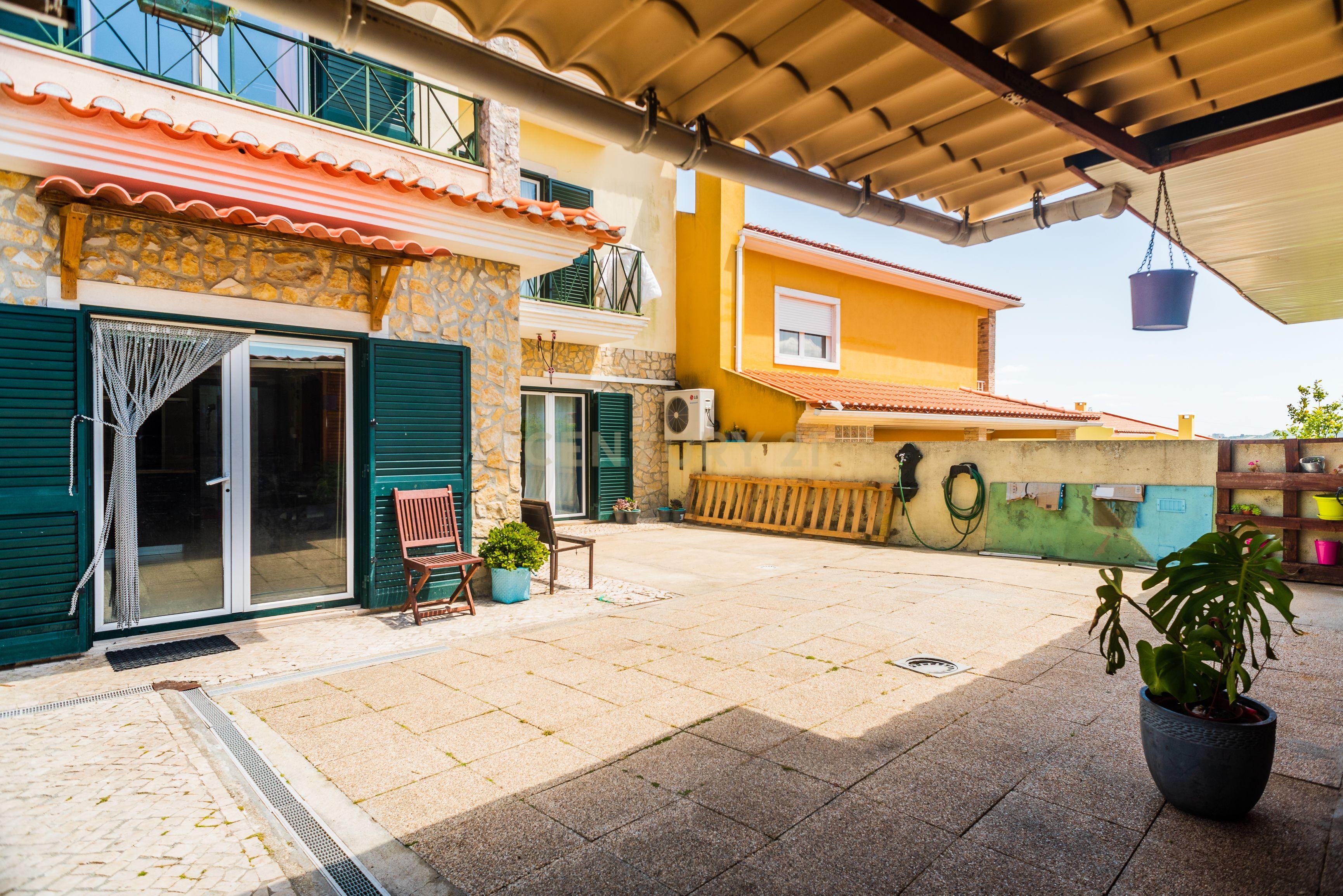 Moradia V3 Loures - Image 2