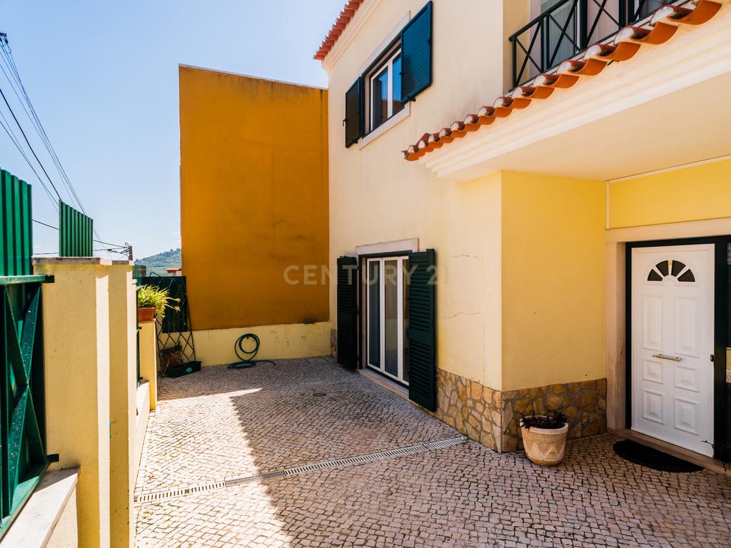 Moradia V3 Loures - Image 38