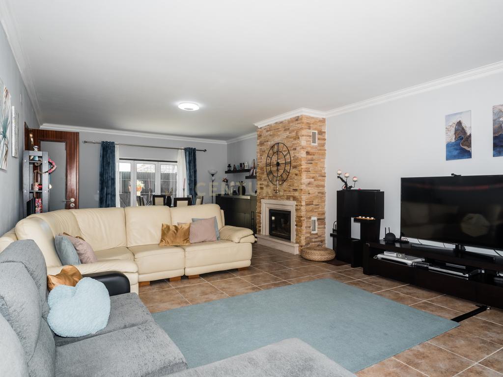 Moradia V3 Loures - Image 7