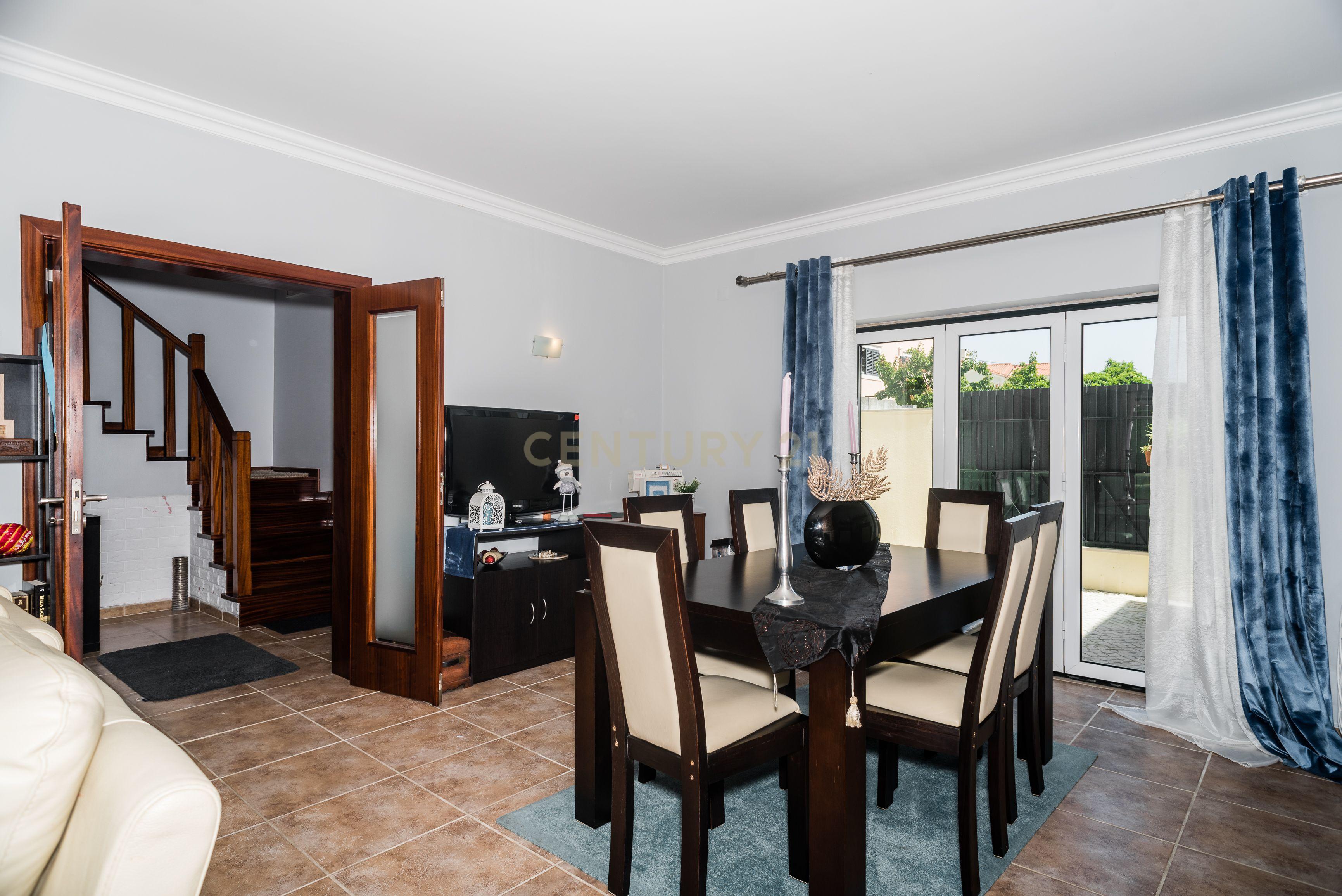 Moradia V3 Loures - Image 12