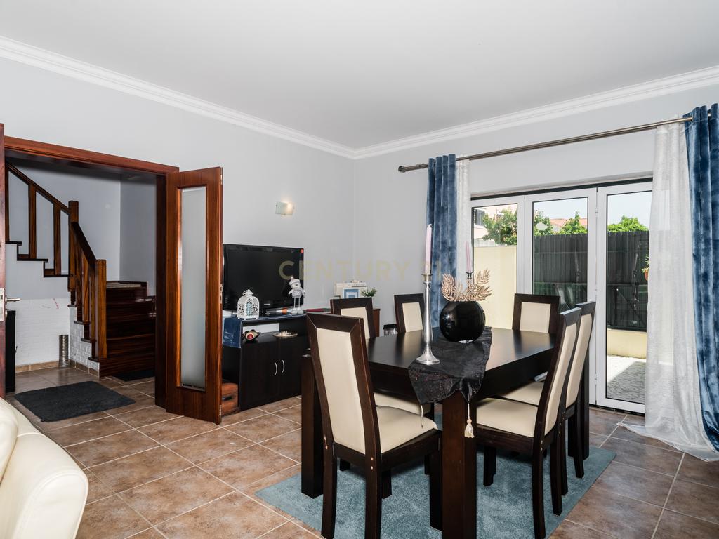 Moradia V3 Loures - Image 12