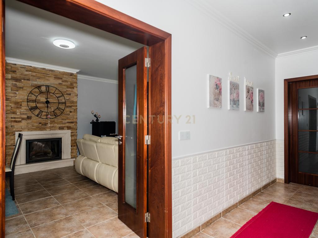 Moradia V3 Loures - Image 5