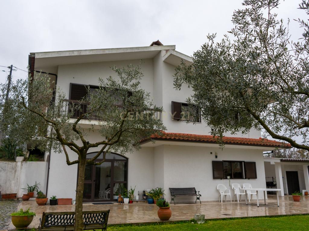 Moradia T4 com Piscina e Terreno – Fafe - Image 6