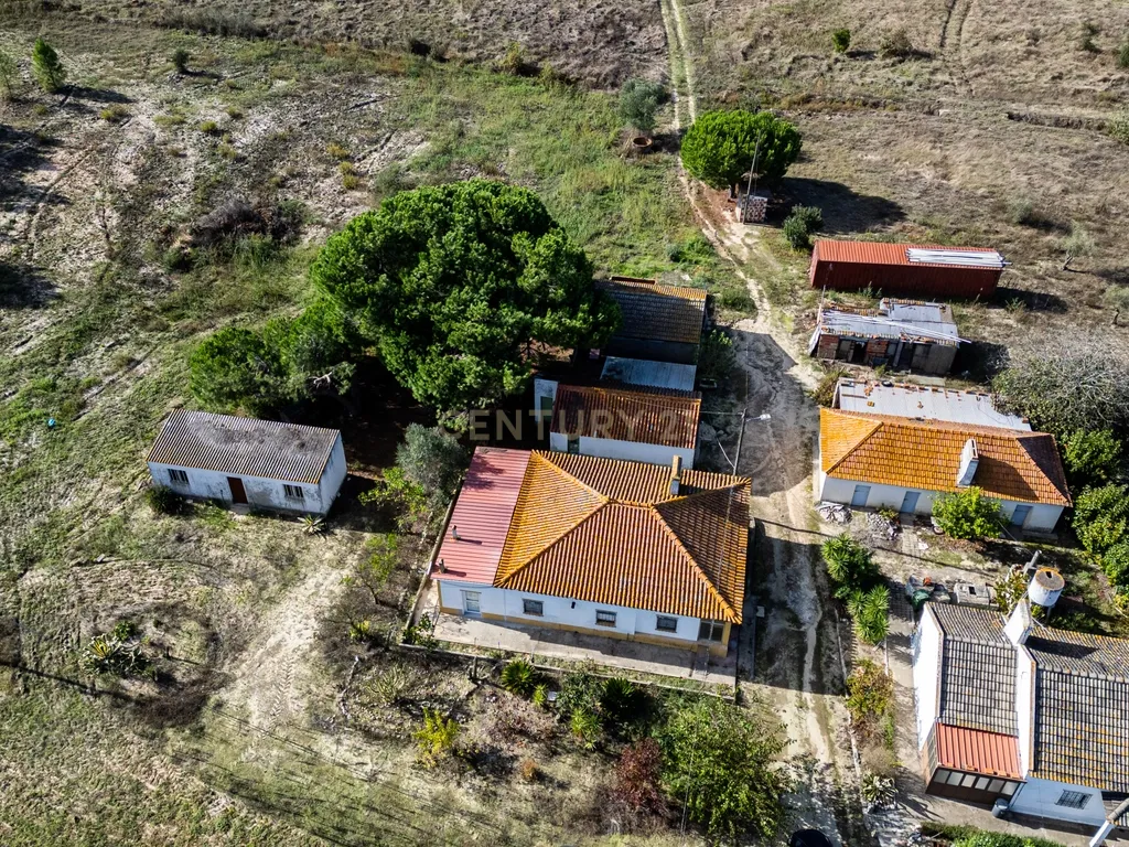 MORADIA C/ TERRENO 5 HA | FOROS DE ALMADA | PROJECTO APROVADO - Image 1