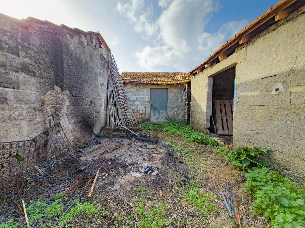 Moradia para reconstrução - Monte Redondo - Image 14