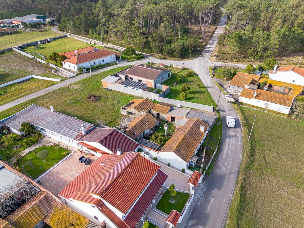 Moradia para reconstrução - Monte Redondo - Image 9
