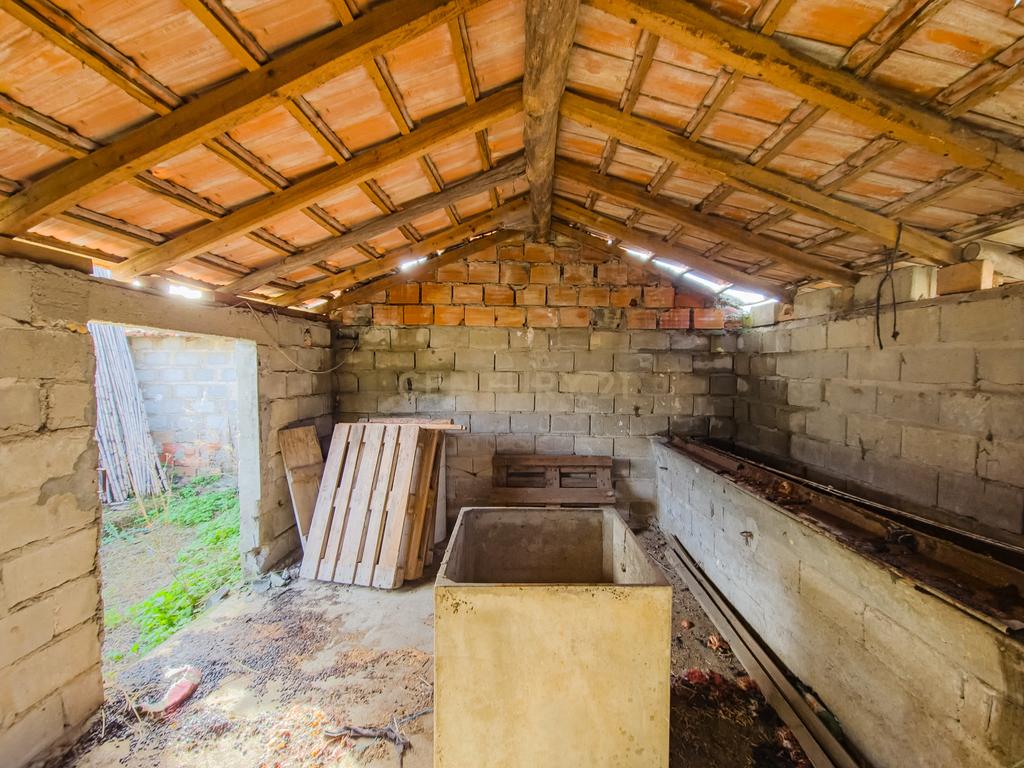 Moradia para reconstrução - Monte Redondo - Image 10