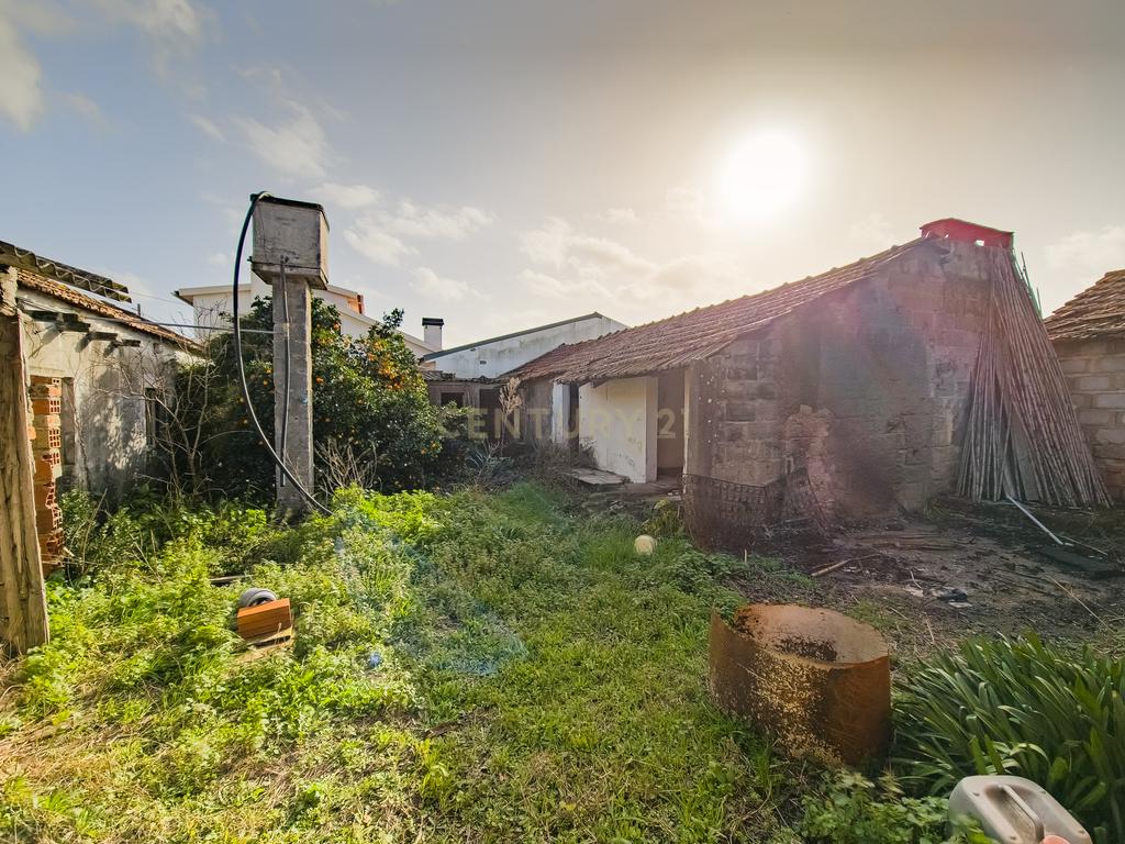 Moradia para reconstrução - Monte Redondo - Image 12