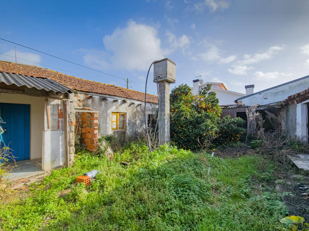 Moradia para reconstrução - Monte Redondo - Image 17