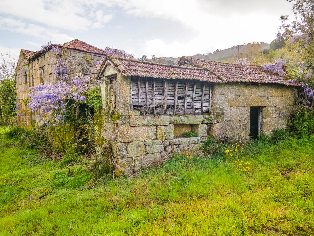 Moradia para reconstrução em Várzea Aliviada e Folhada, Marco de Canaveses - Image 7
