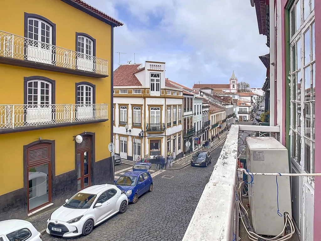 Excelente moradia localizada no coração de Angra do Heroísmo cidade património mundial. - Image 21