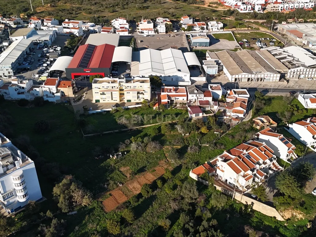 Moradia com 3400m de terreno em Portimão. - Image 6