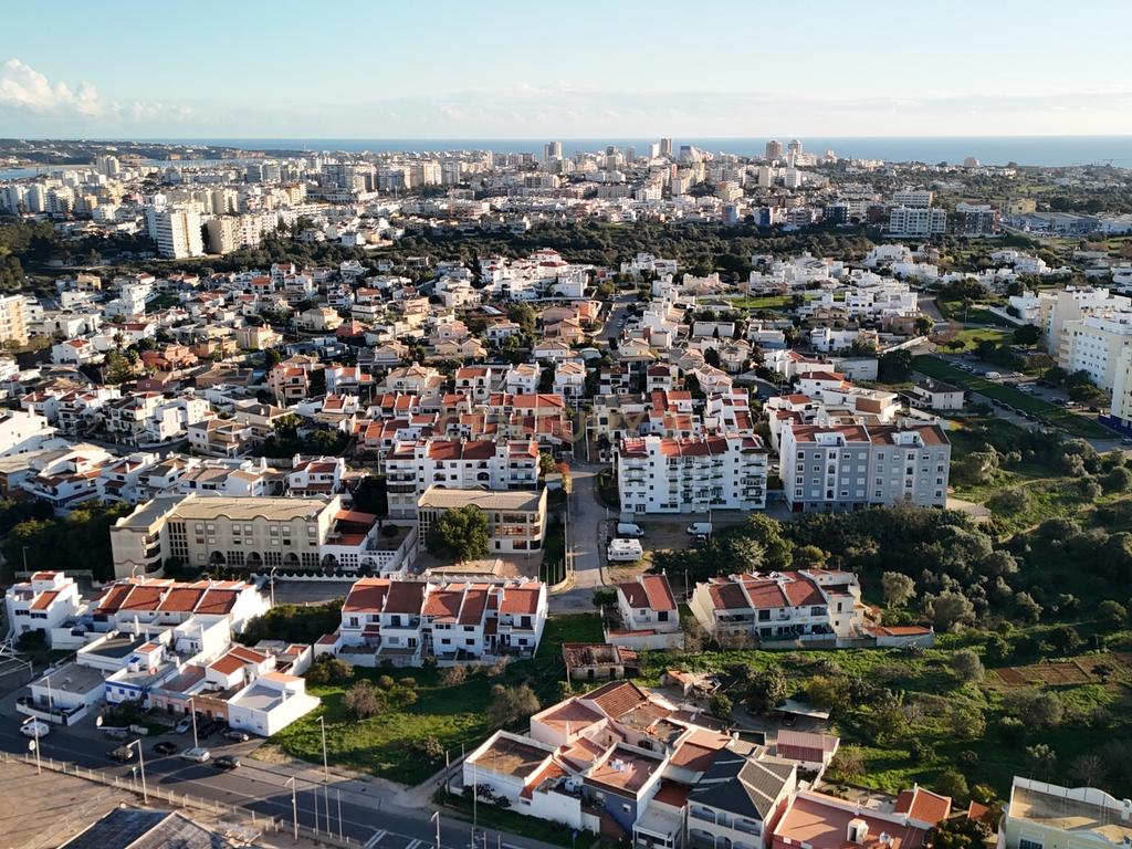 Moradia com 3400m de terreno em Portimão. - Image 15