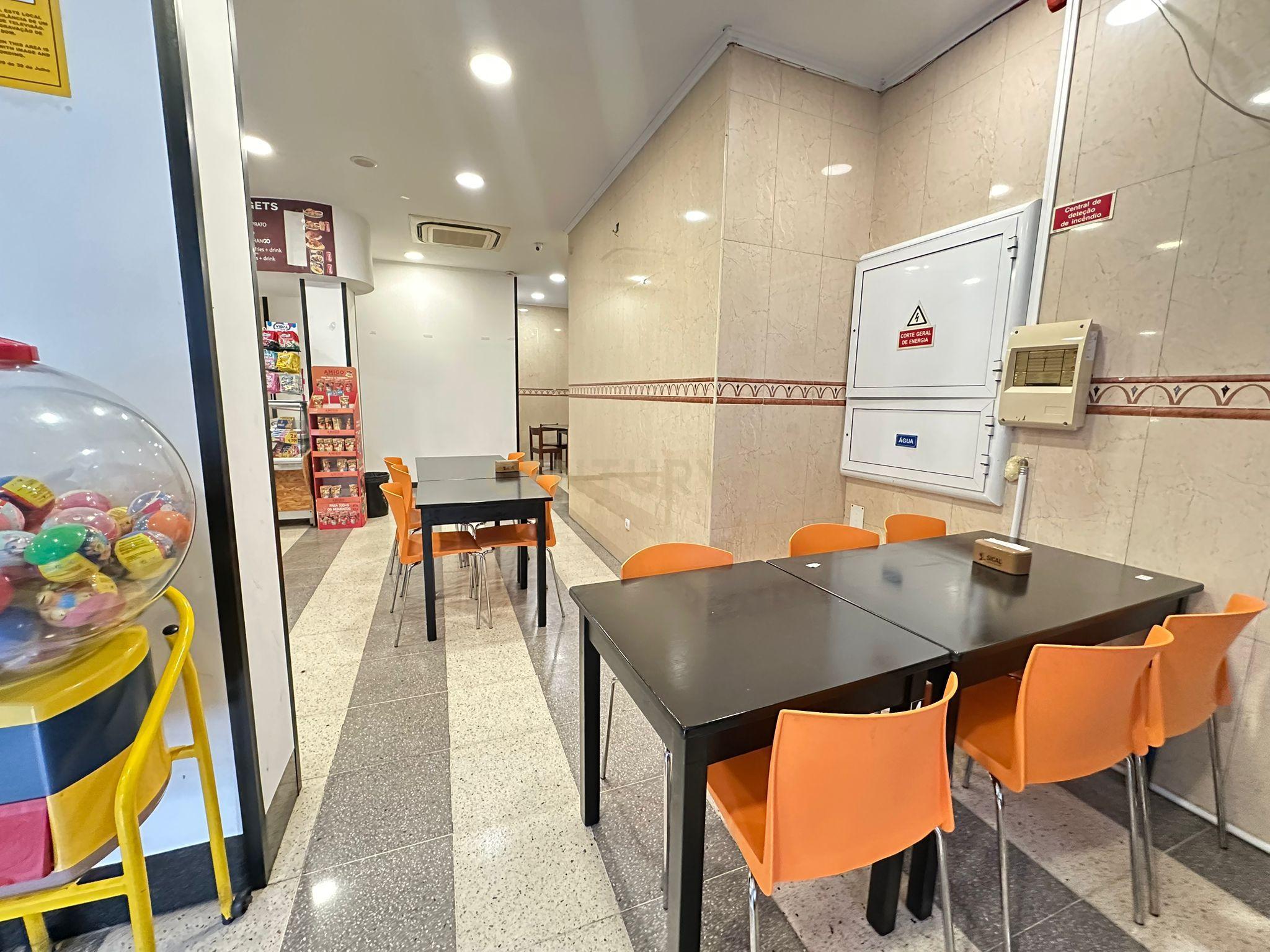Restaurante para Trespasse em Odivelas - Localização privilegiada, apenas a 5 minutos do Metro - Image 4